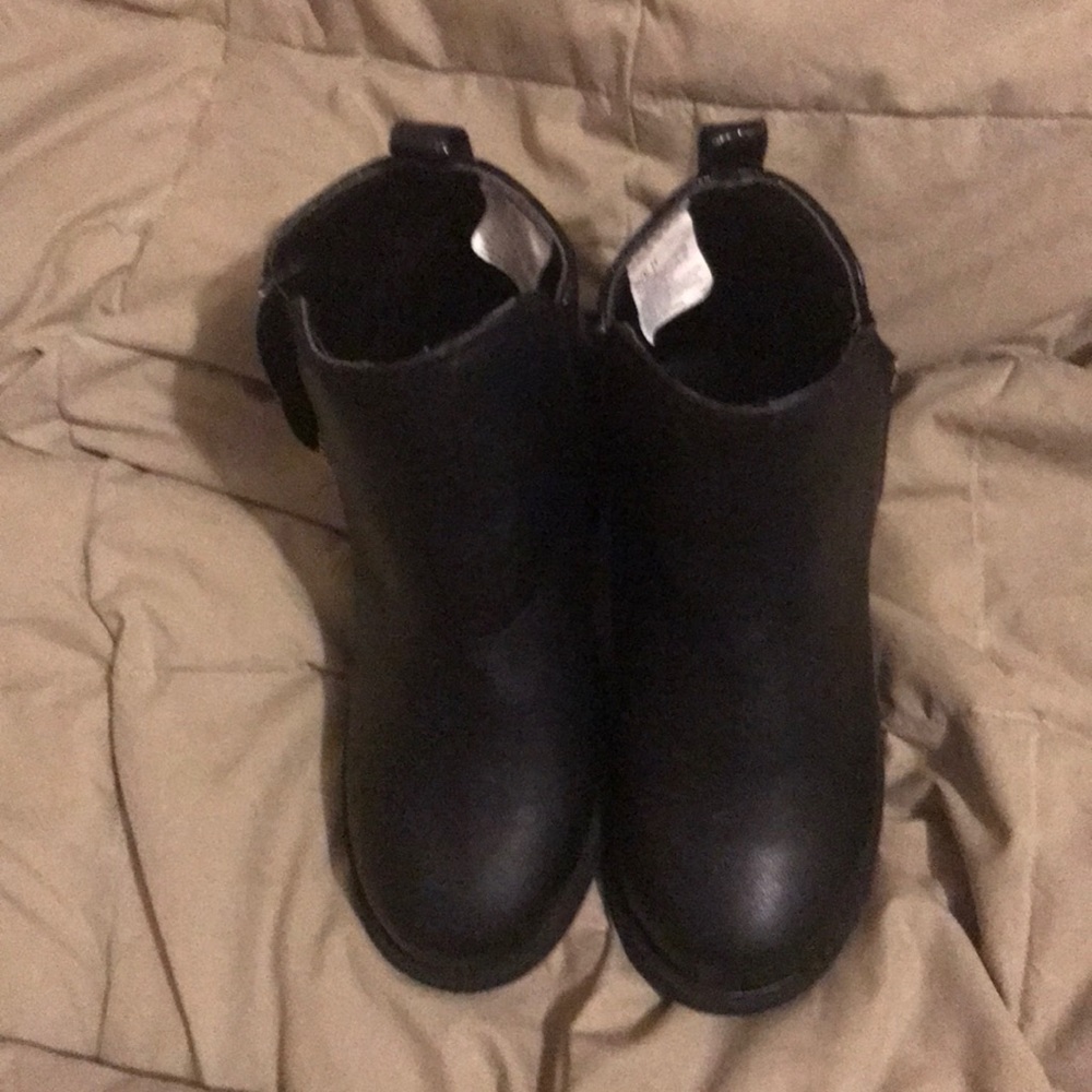 Gymboree zip up boots